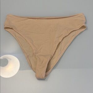 NWOT SKIMS Fits Everybody Cheeky Brief
